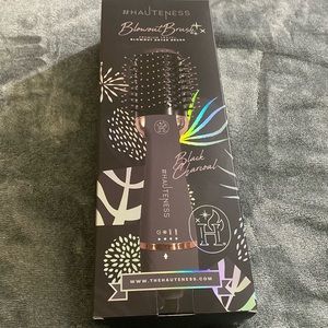 Hauteness Black Ultra Light Electric Blowout Brush.